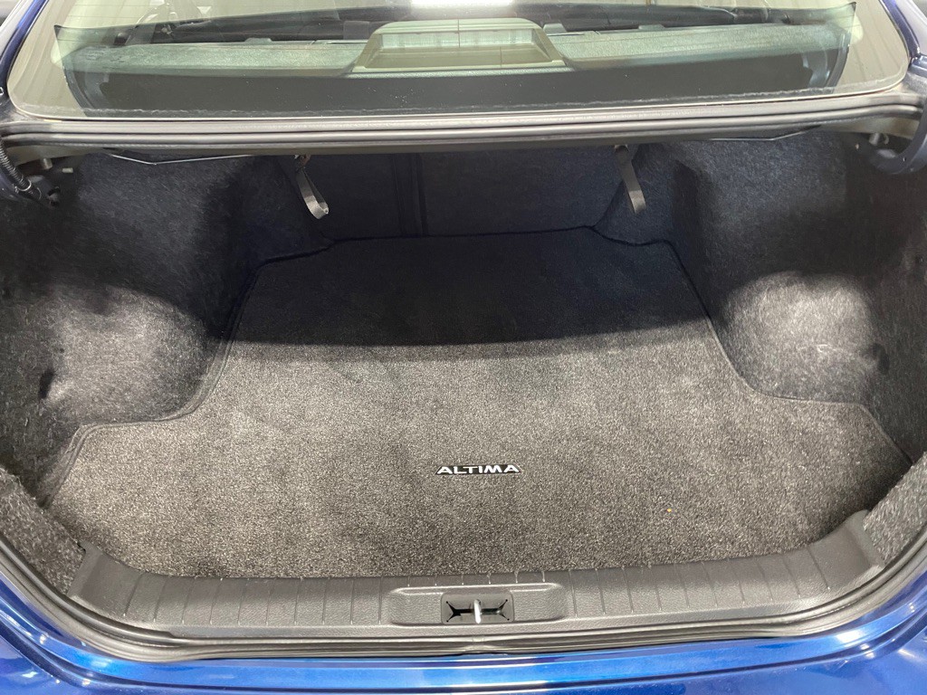 2018 Nissan Altima Image 16