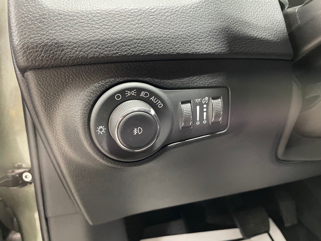 2020 Jeep Compass Image 25