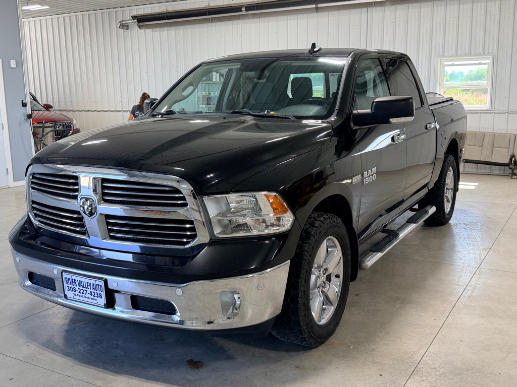 2016 RAM 1500 Image 3