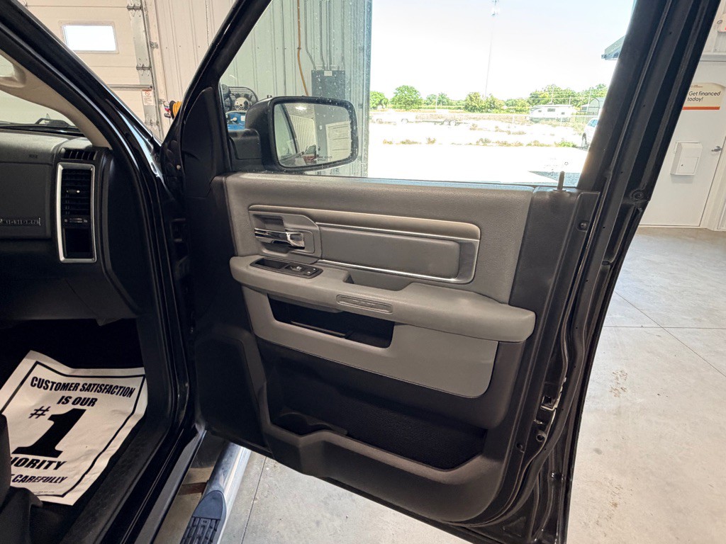 2016 RAM 1500 Image 9