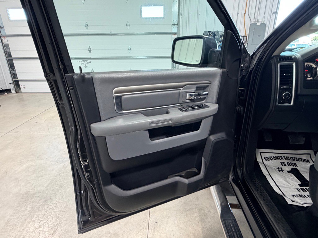2016 RAM 1500 Image 11