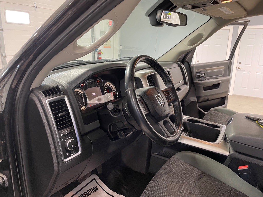 2016 RAM 1500 Image 9