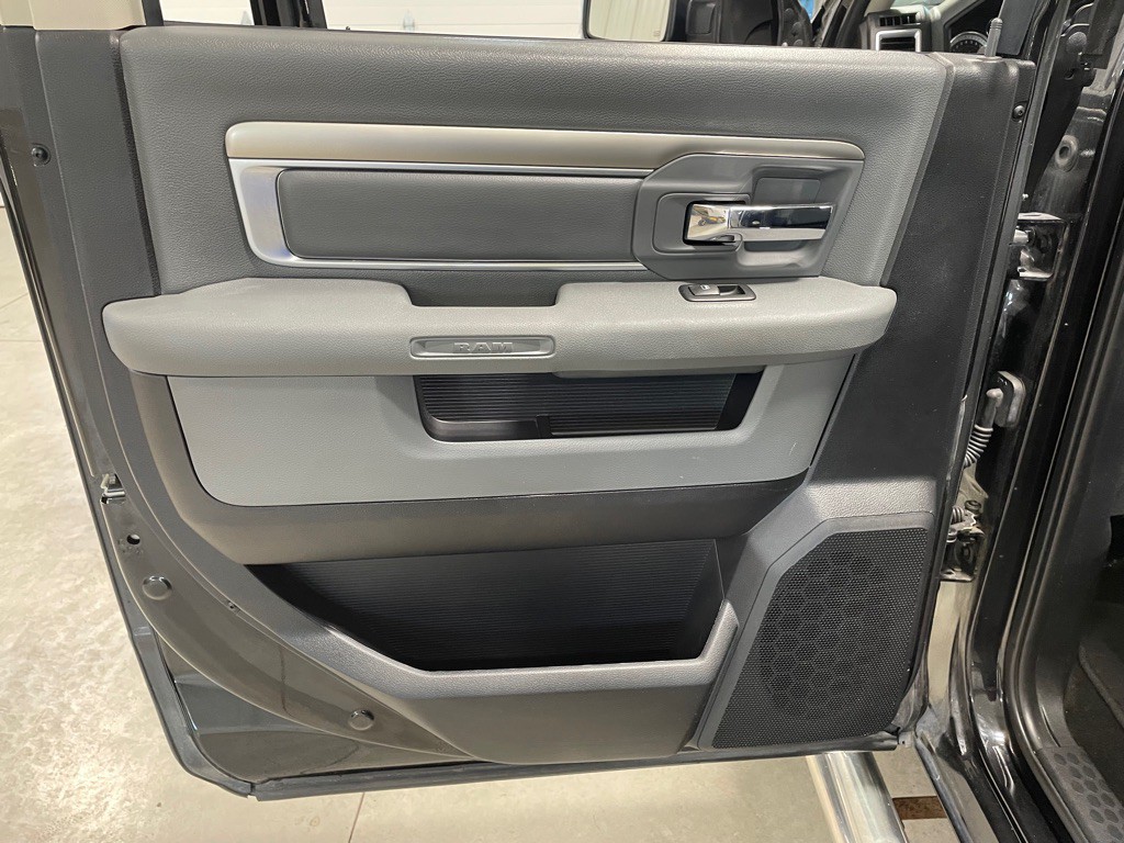 2016 RAM 1500 Image 16