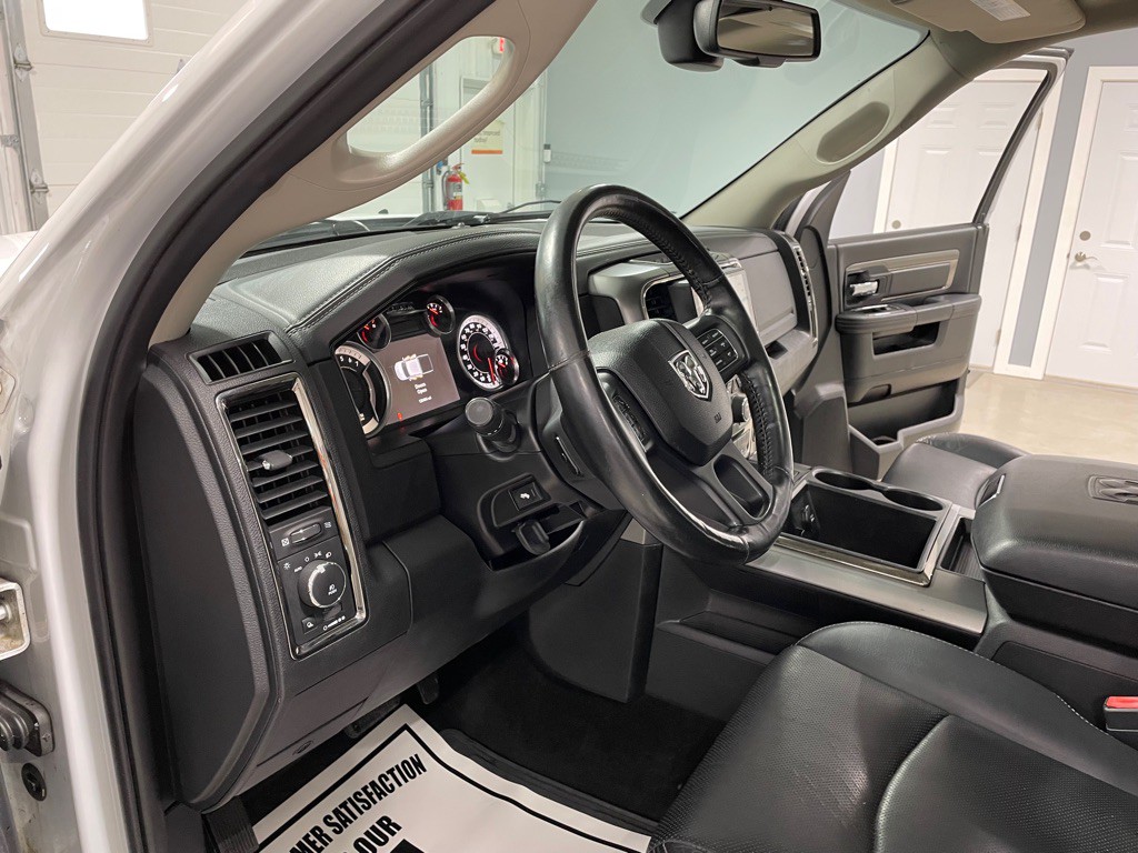 2015 RAM 1500 Image 9