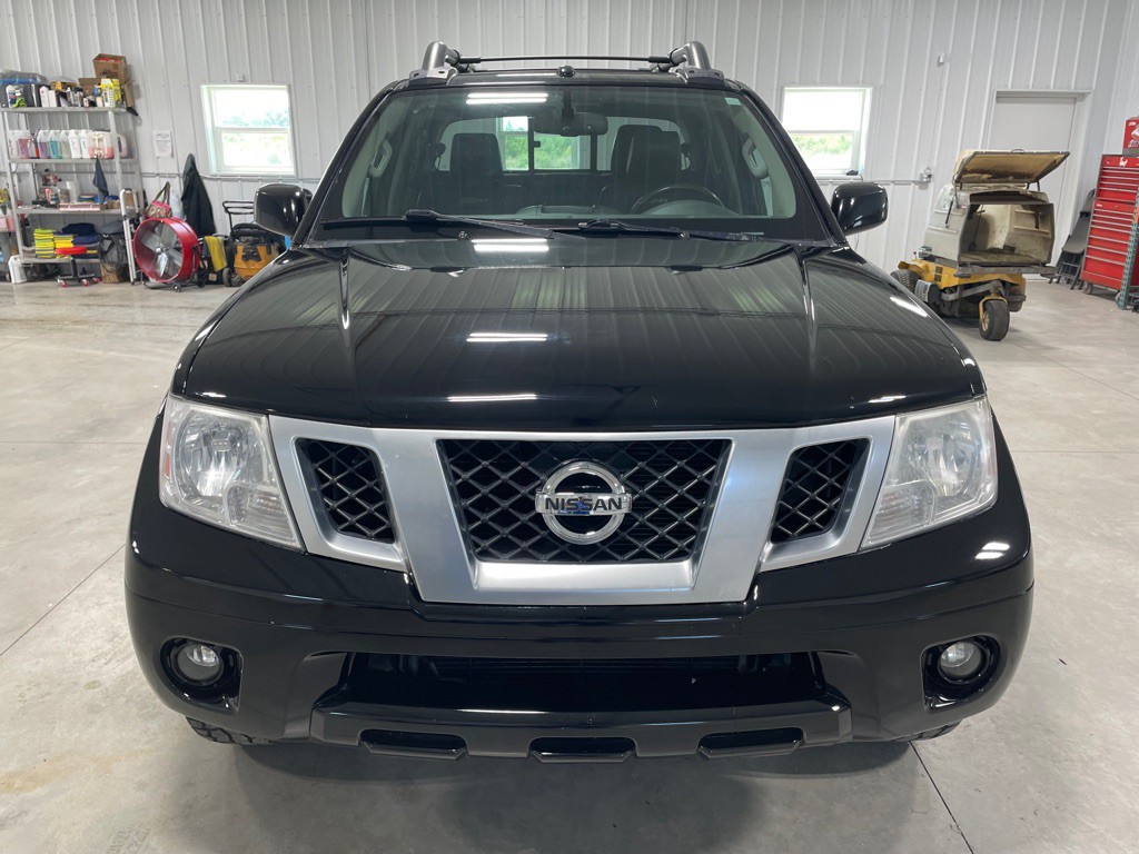 2015 Nissan Frontier Image 2