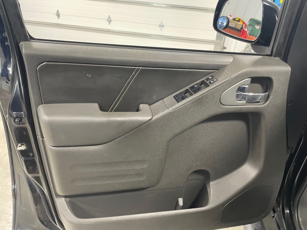 2015 Nissan Frontier Image 11