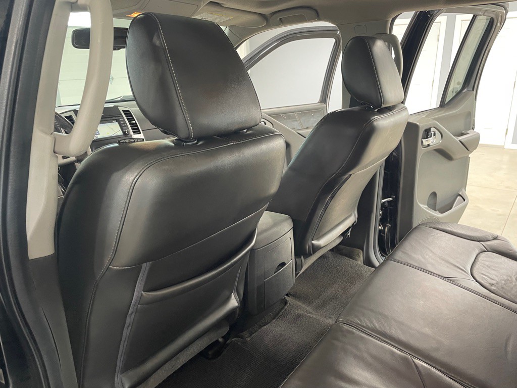 2015 Nissan Frontier Image 12