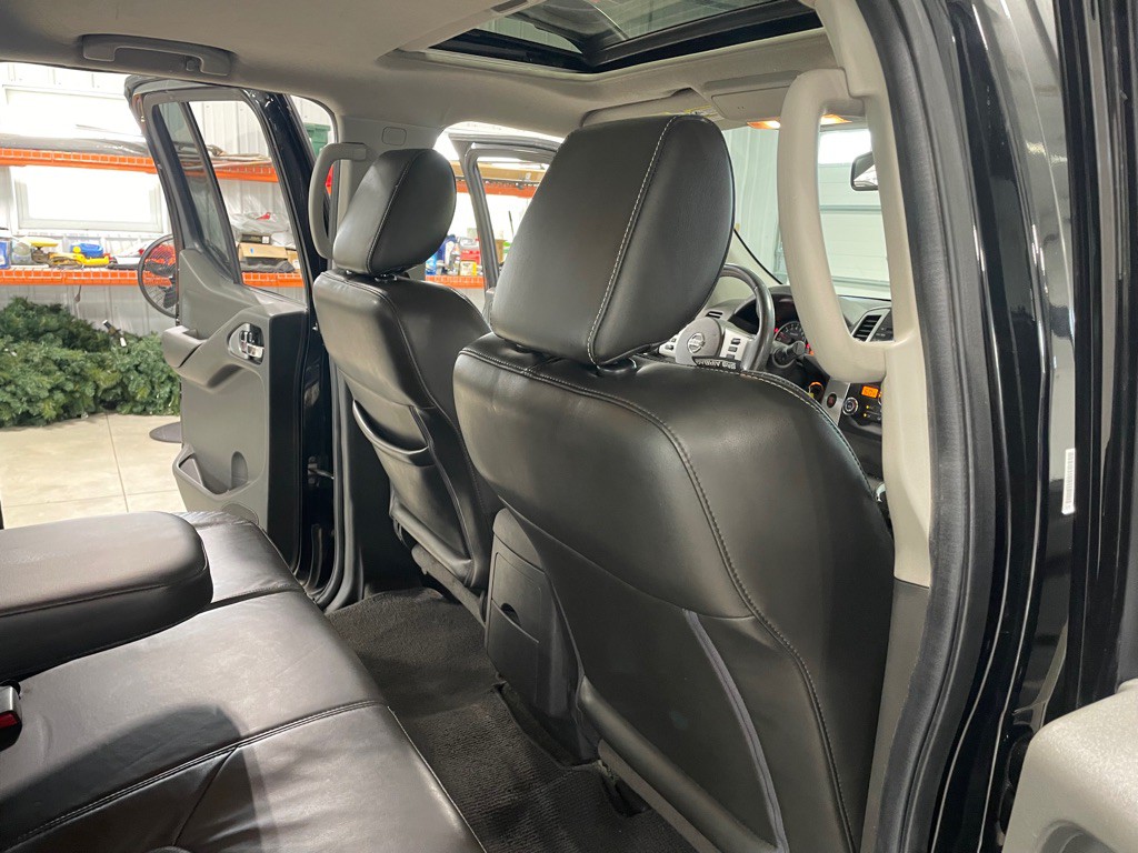 2015 Nissan Frontier Image 18