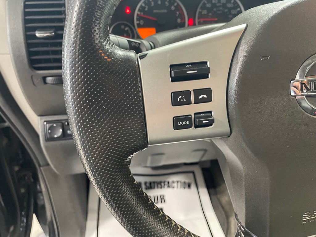 2015 Nissan Frontier Image 31