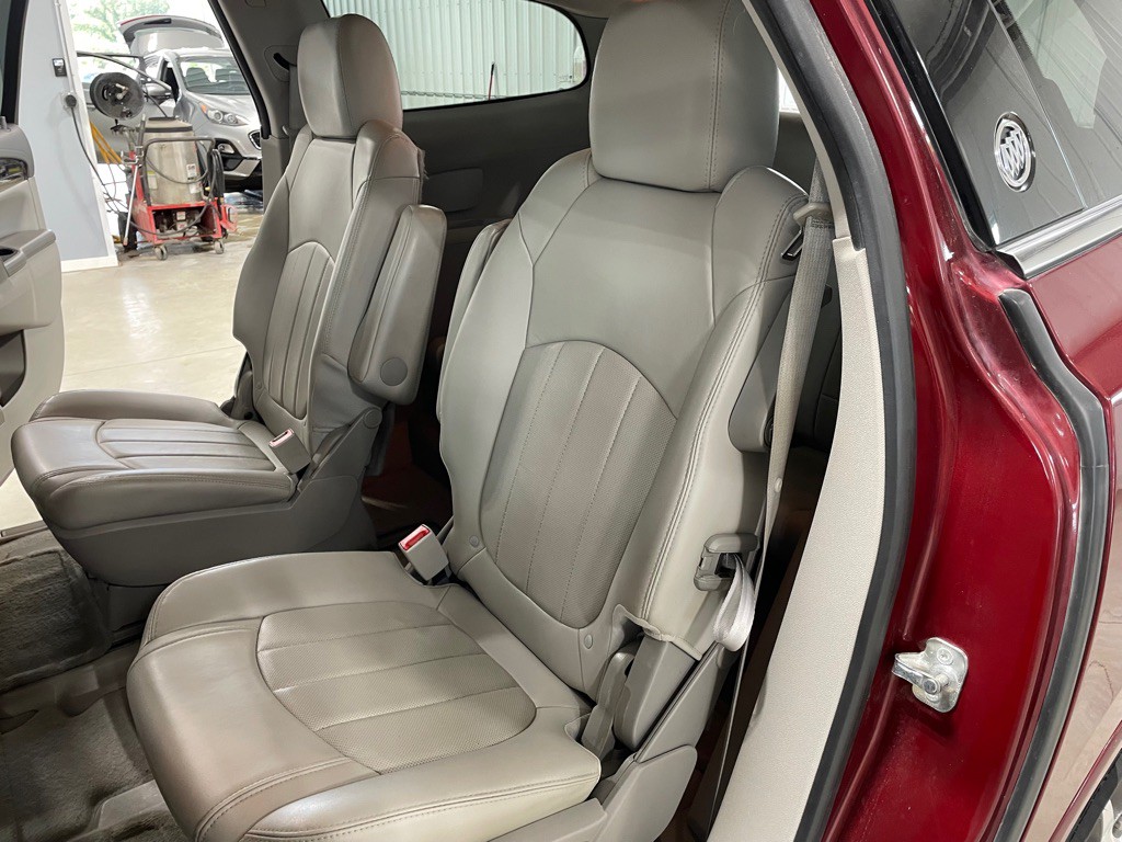2015 Buick Enclave Image 14