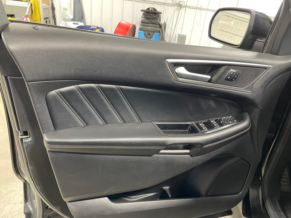 2015 Ford Edge Image 12
