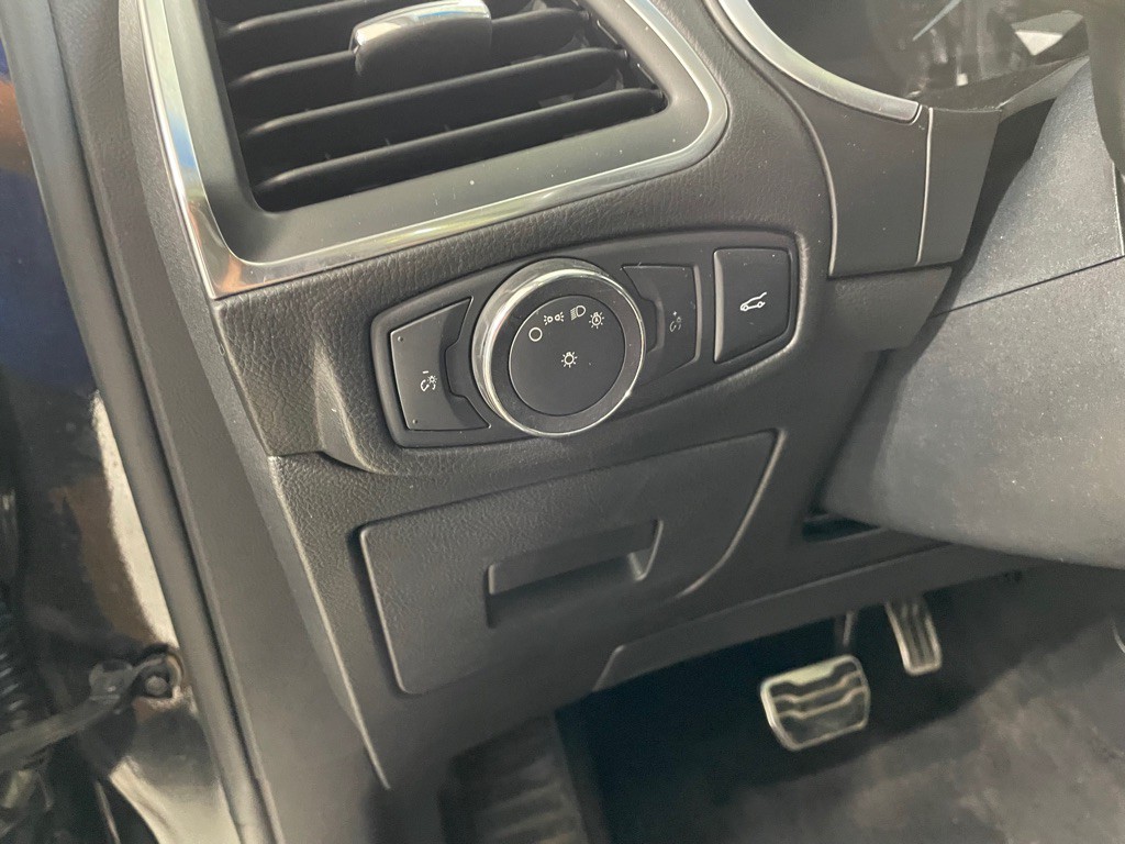 2015 Ford Edge Image 26