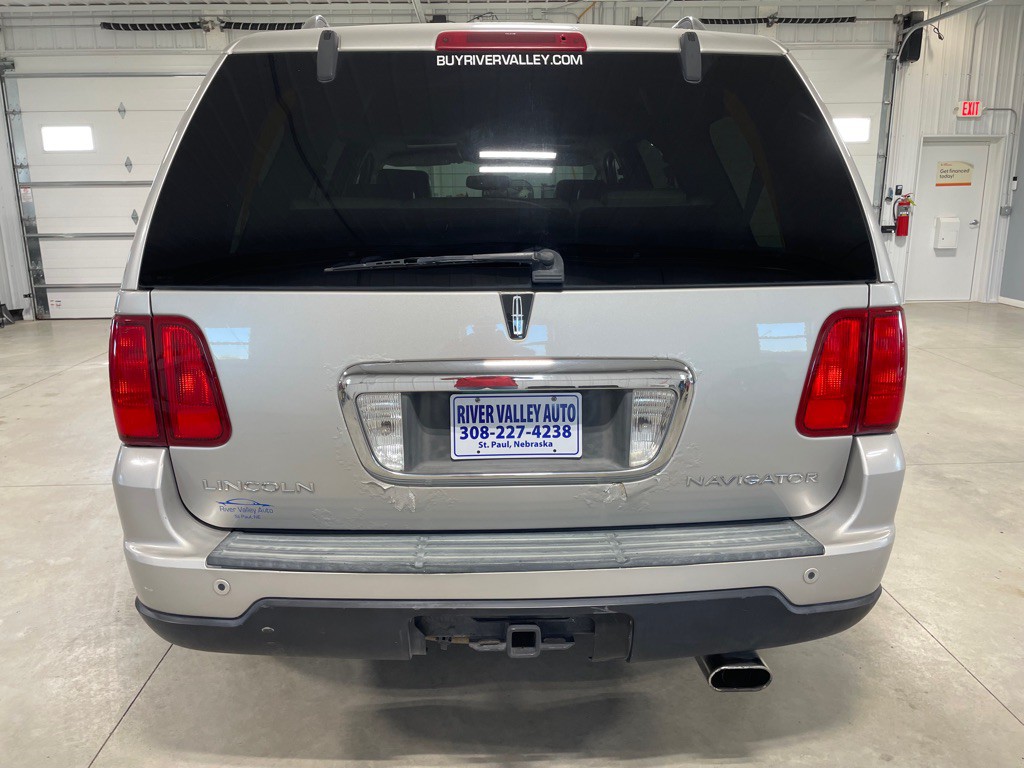 2005 Lincoln Navigator Image 6