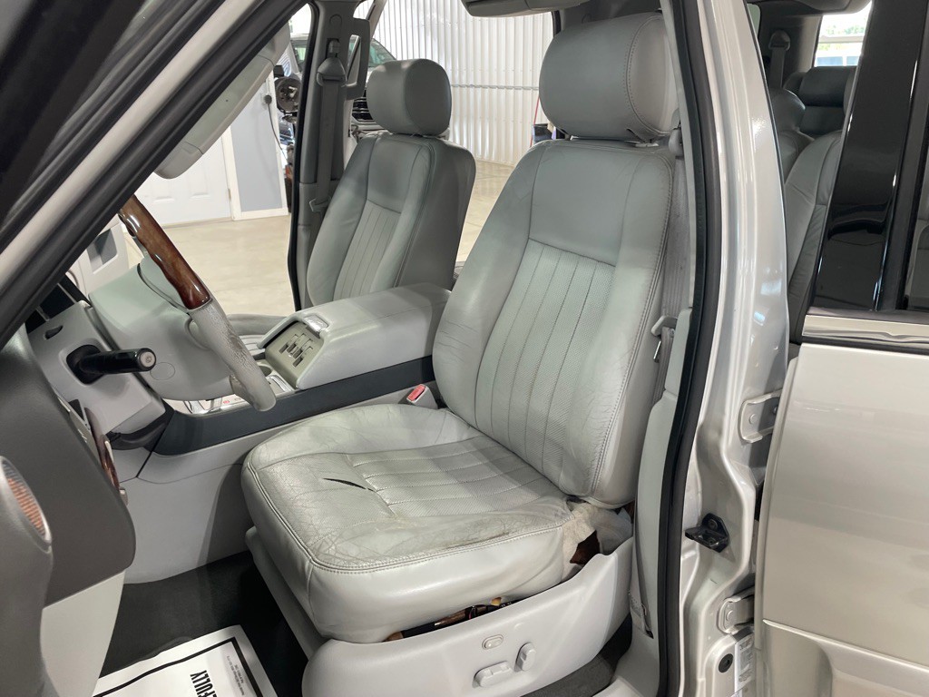 2005 Lincoln Navigator Image 10