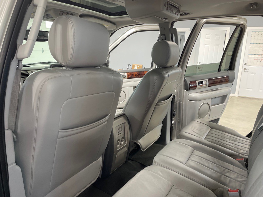 2005 Lincoln Navigator Image 13