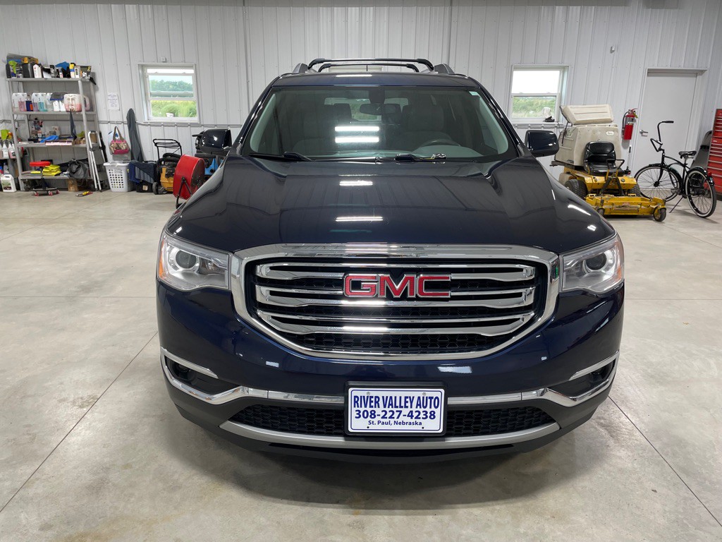 2017 GMC Acadia Image 2