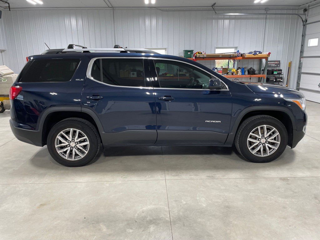 2017 GMC Acadia Image 8