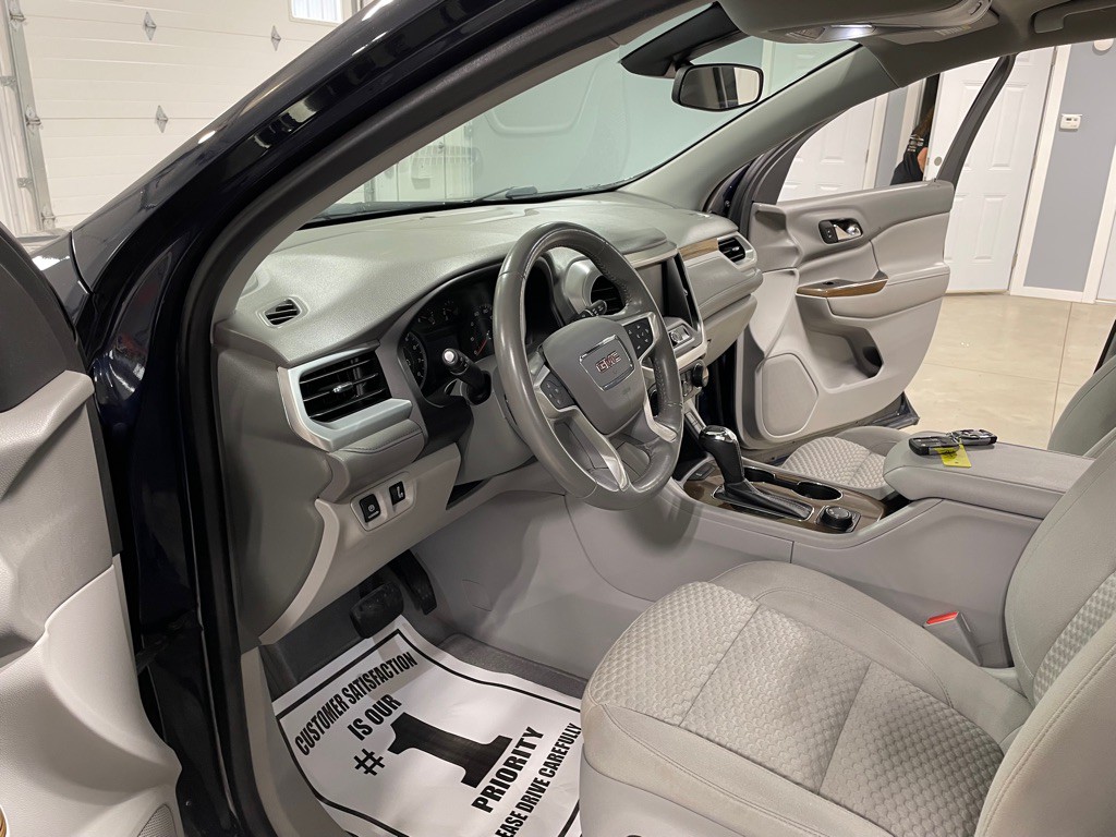 2017 GMC Acadia Image 10