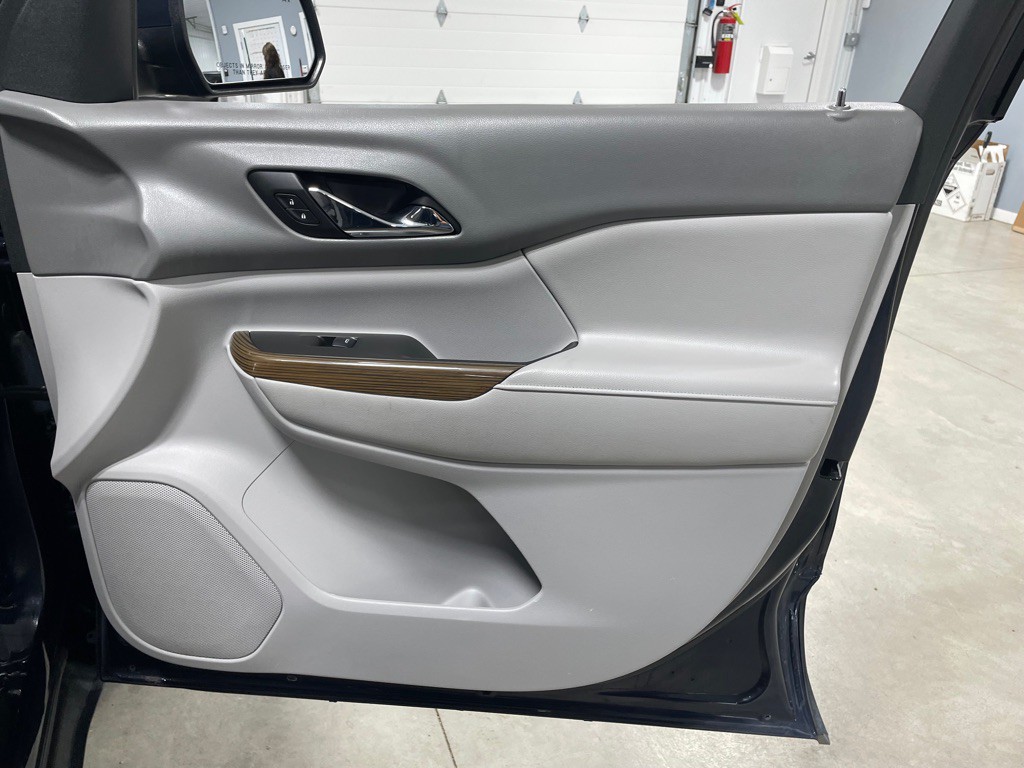 2017 GMC Acadia Image 29