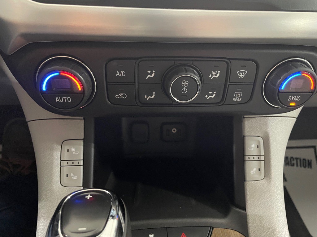 2017 GMC Acadia Image 36