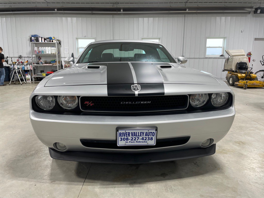 2010 Dodge Challenger Image 2