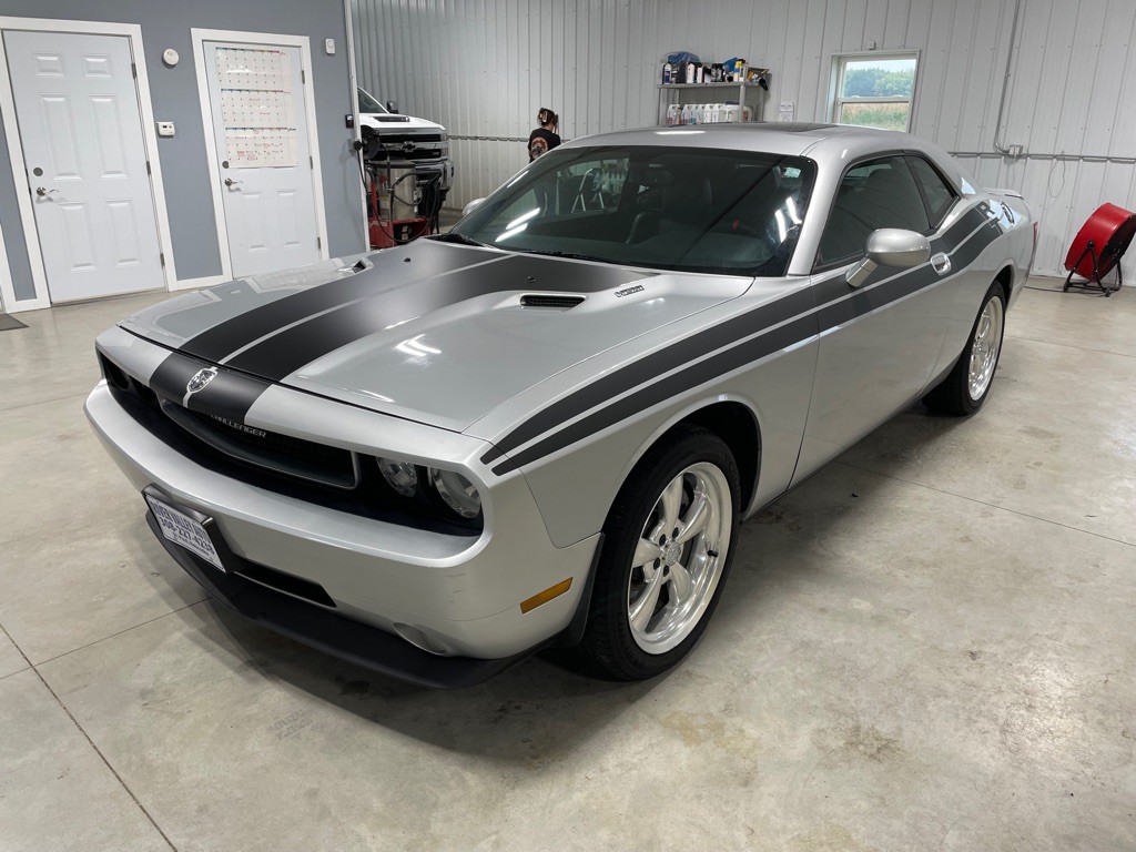 2010 Dodge Challenger Image 3