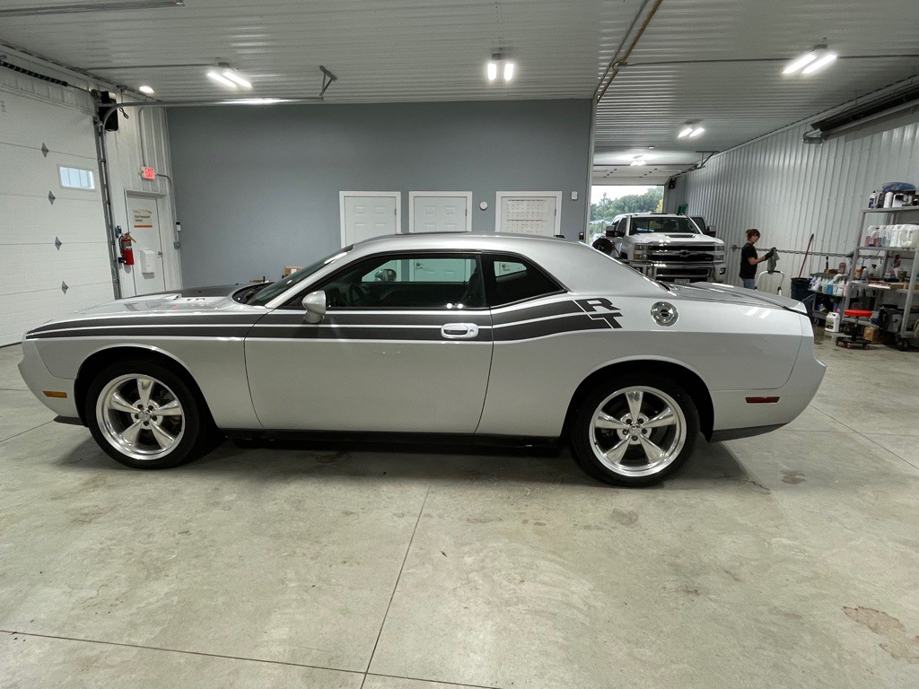 2010 Dodge Challenger Image 4