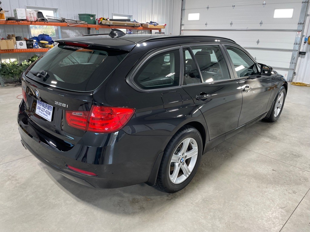2014 BMW 3 Series Image 7