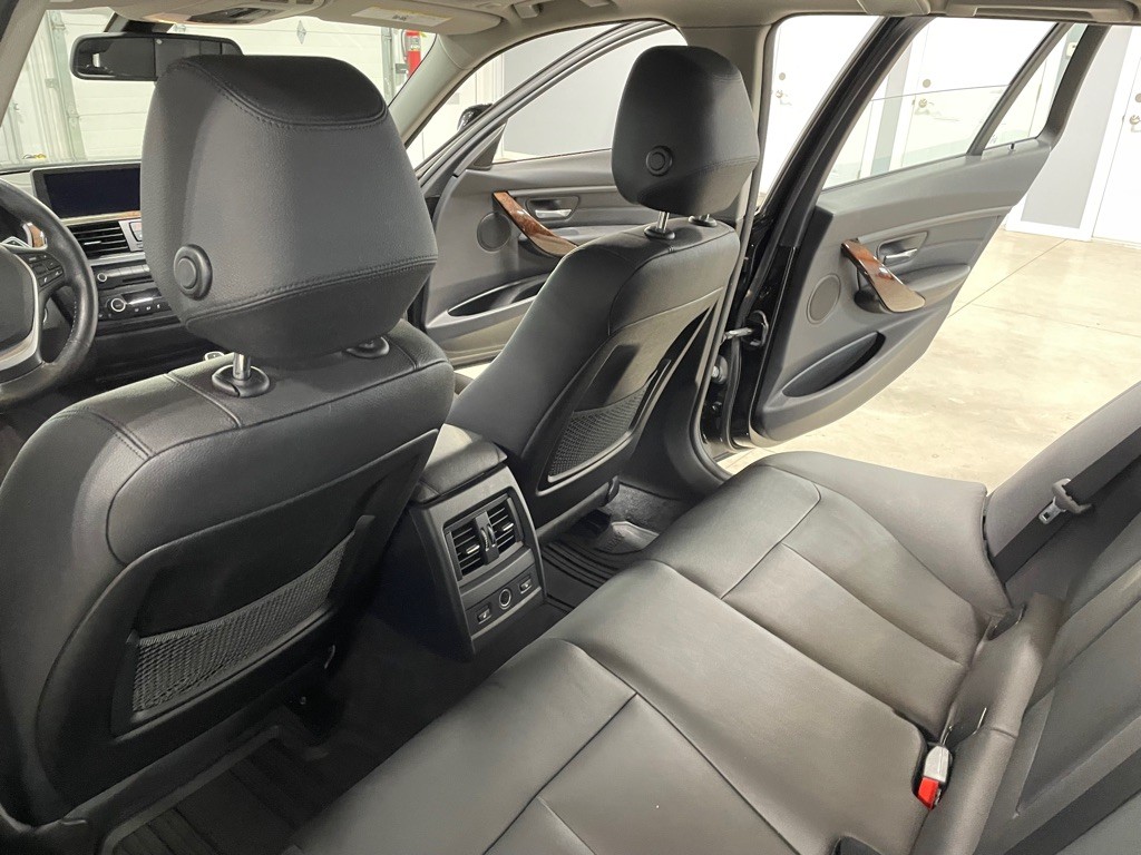 2014 BMW 3 Series Image 13