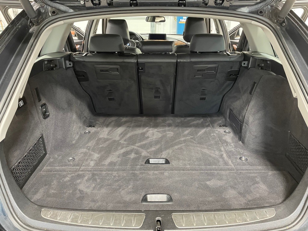 2014 BMW 3 Series Image 16