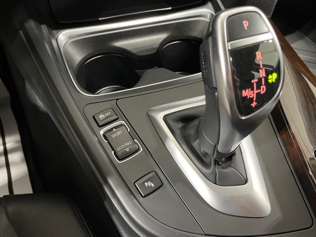 2014 BMW 3 Series Image 34