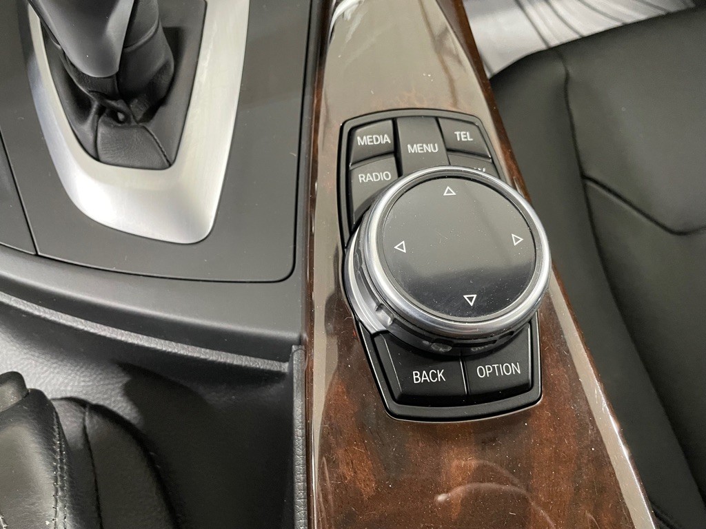 2014 BMW 3 Series Image 35