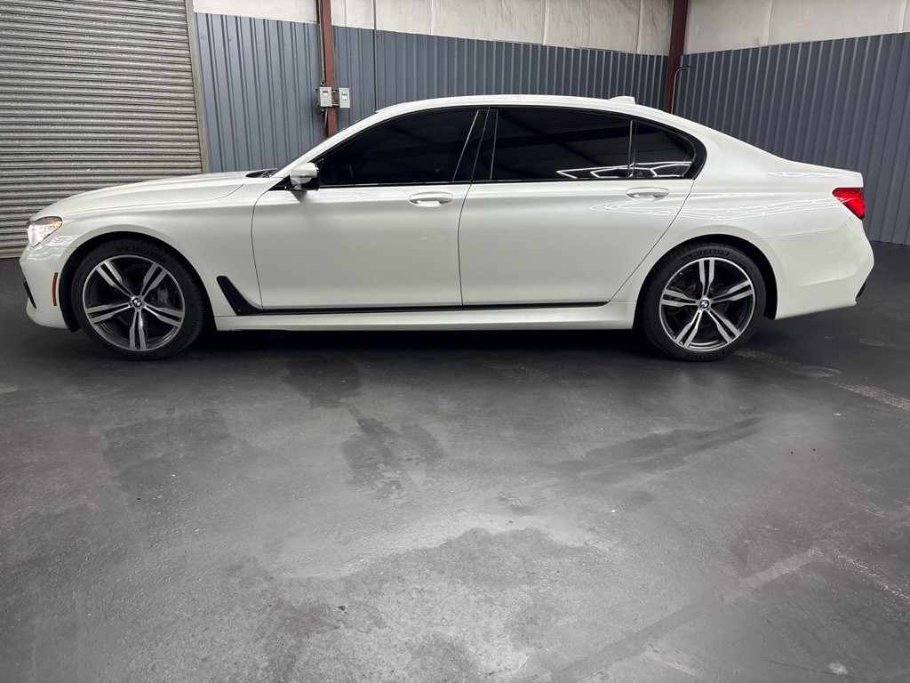 2019 BMW 7 Series Image 2
