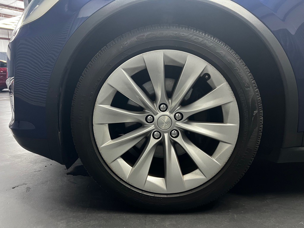 2018 Tesla Model X Image 7