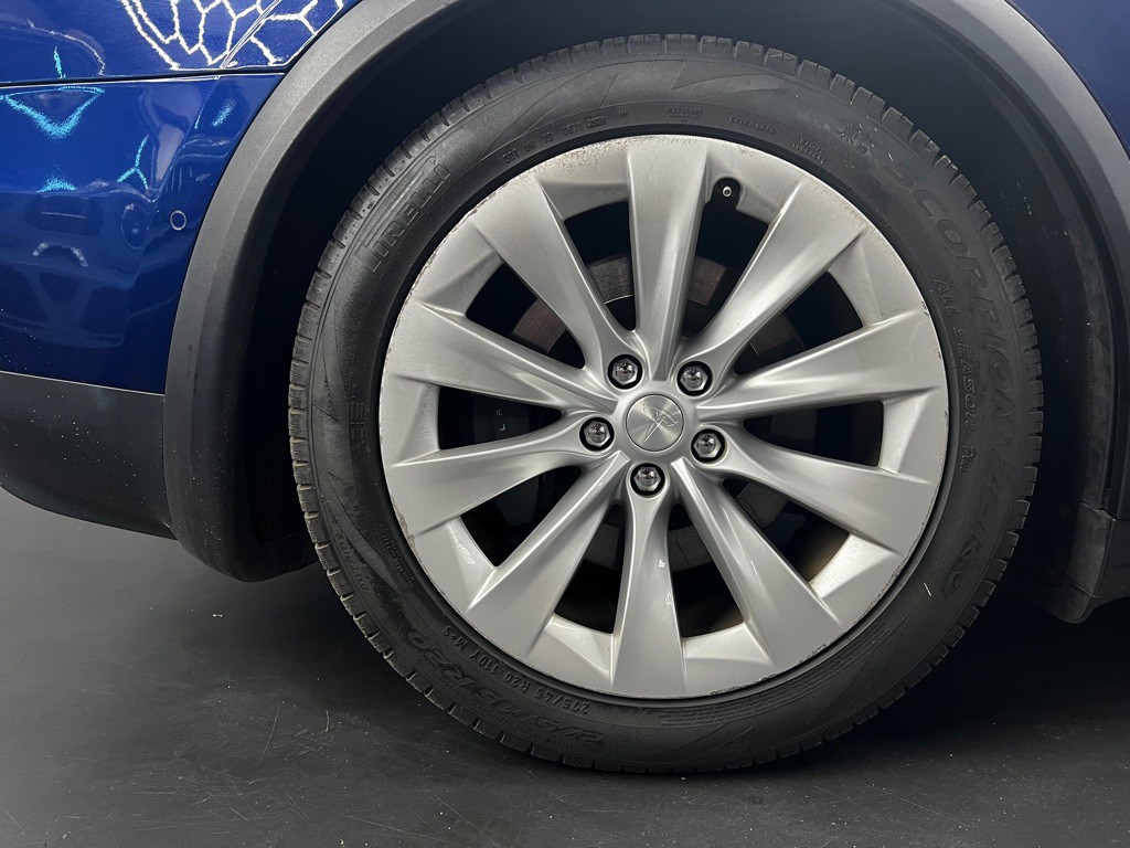 2018 Tesla Model X Image 9