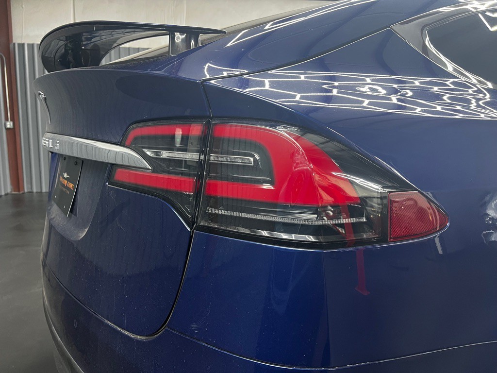 2018 Tesla Model X Image 13