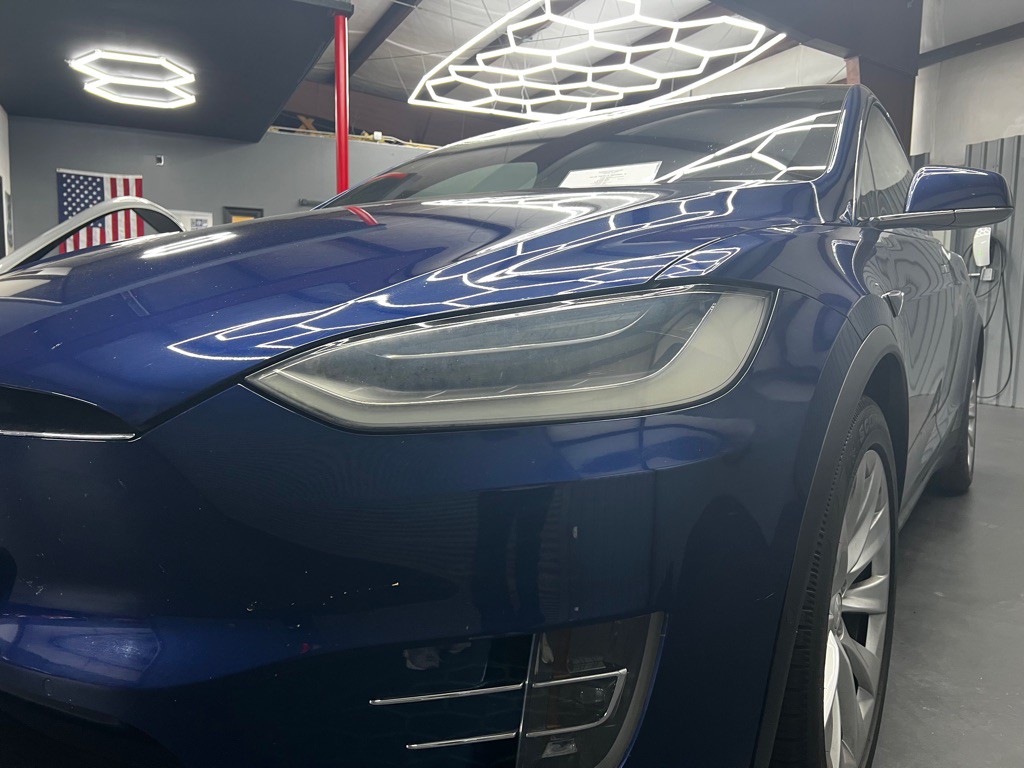 2018 Tesla Model X Image 14