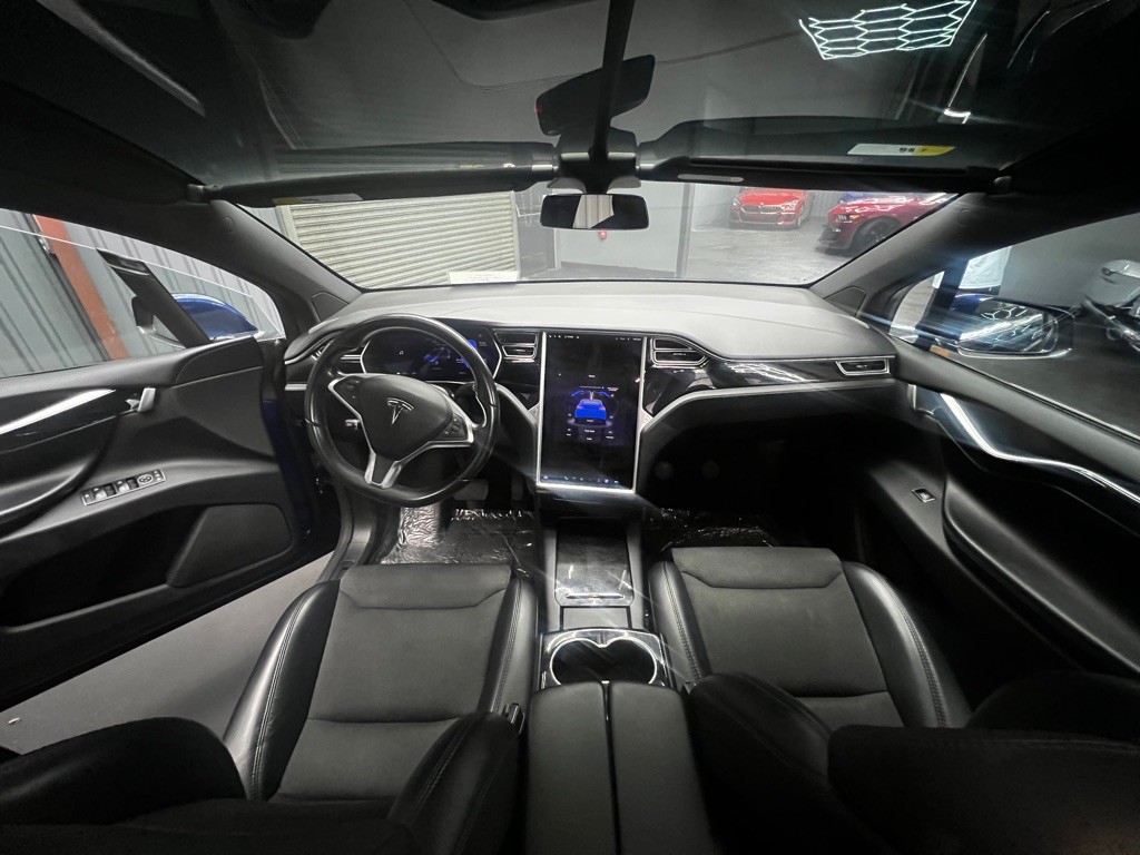 2018 Tesla Model X Image 19
