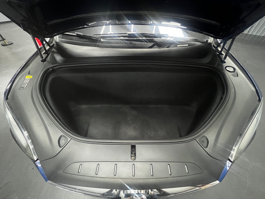2018 Tesla Model X Image 20