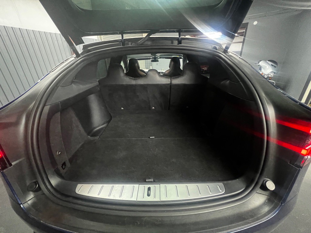 2018 Tesla Model X Image 21