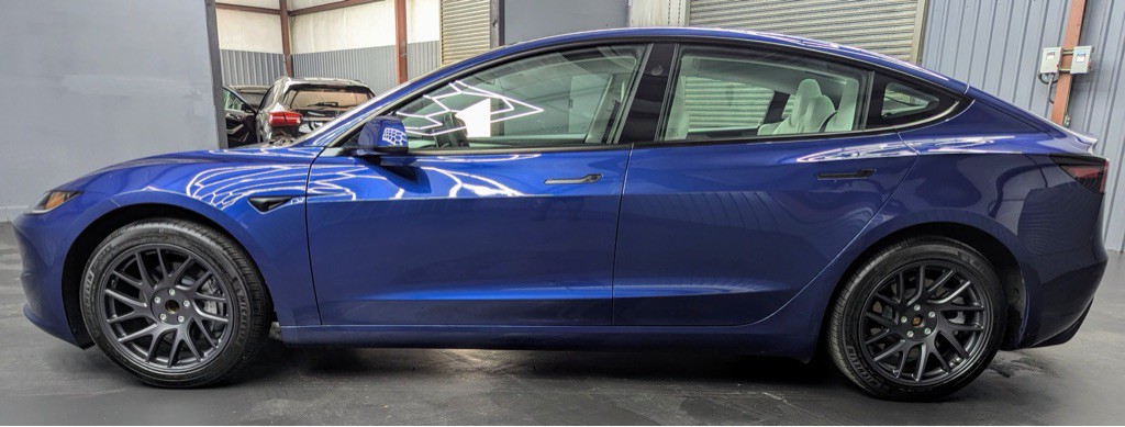 2025 Tesla Model 3 Image 2