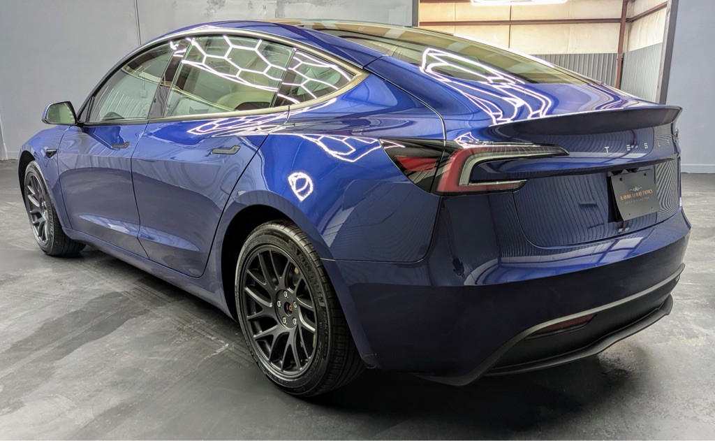 2025 Tesla Model 3 Image 3
