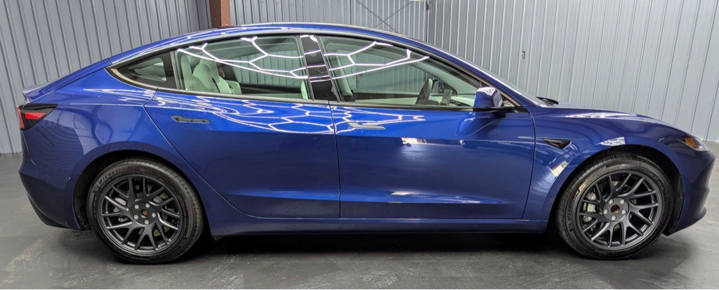 2025 Tesla Model 3 Image 6