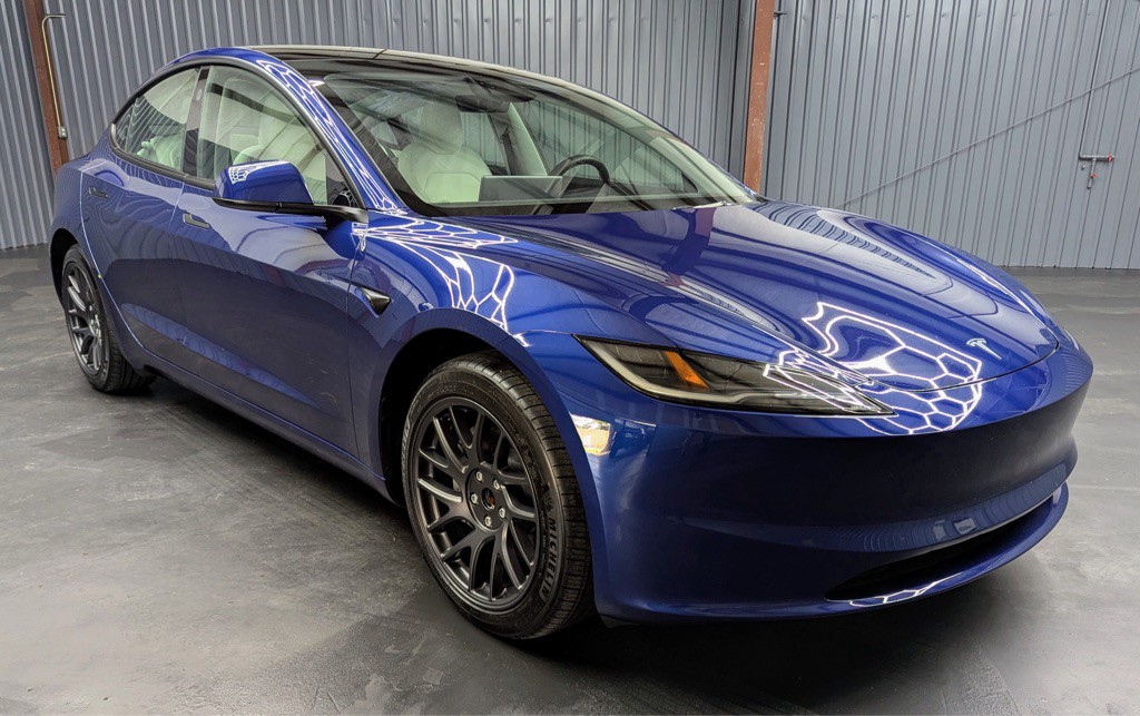2025 Tesla Model 3 Image 7