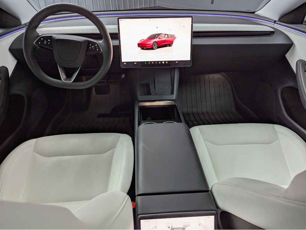 2025 Tesla Model 3 Image 11