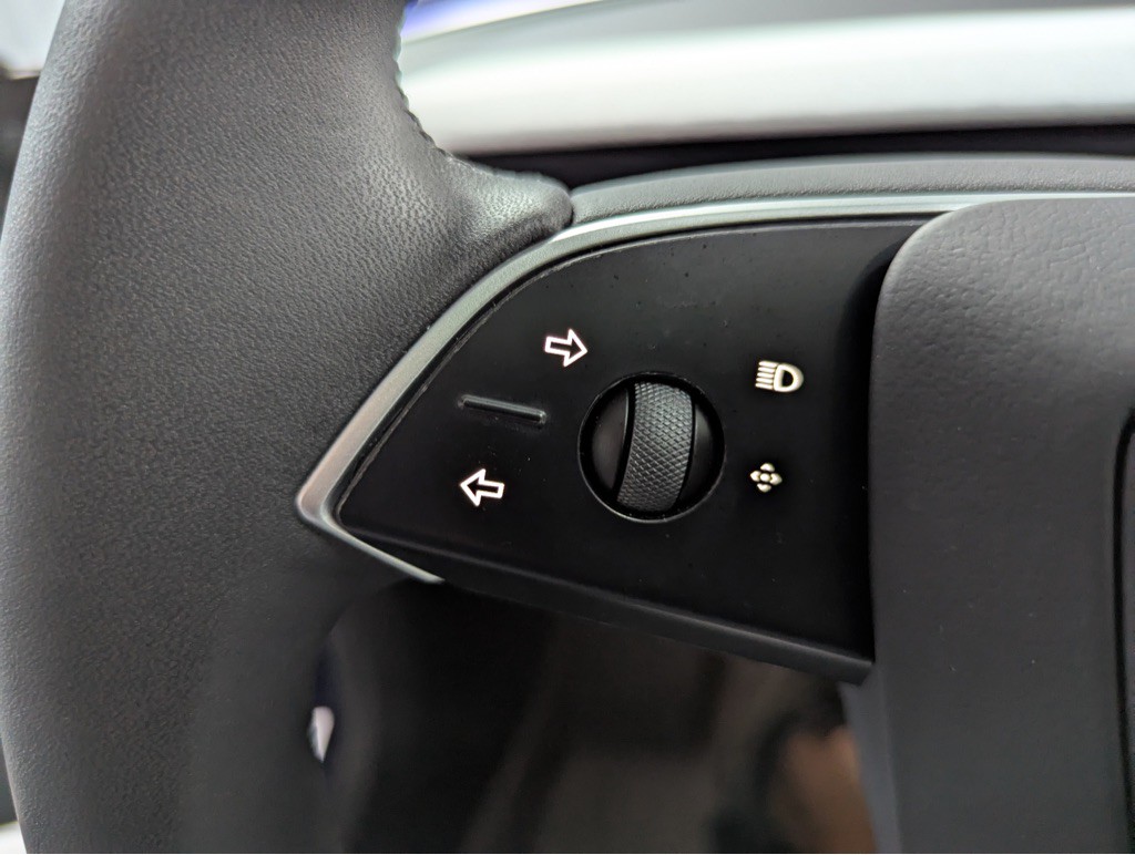 2025 Tesla Model 3 Image 12