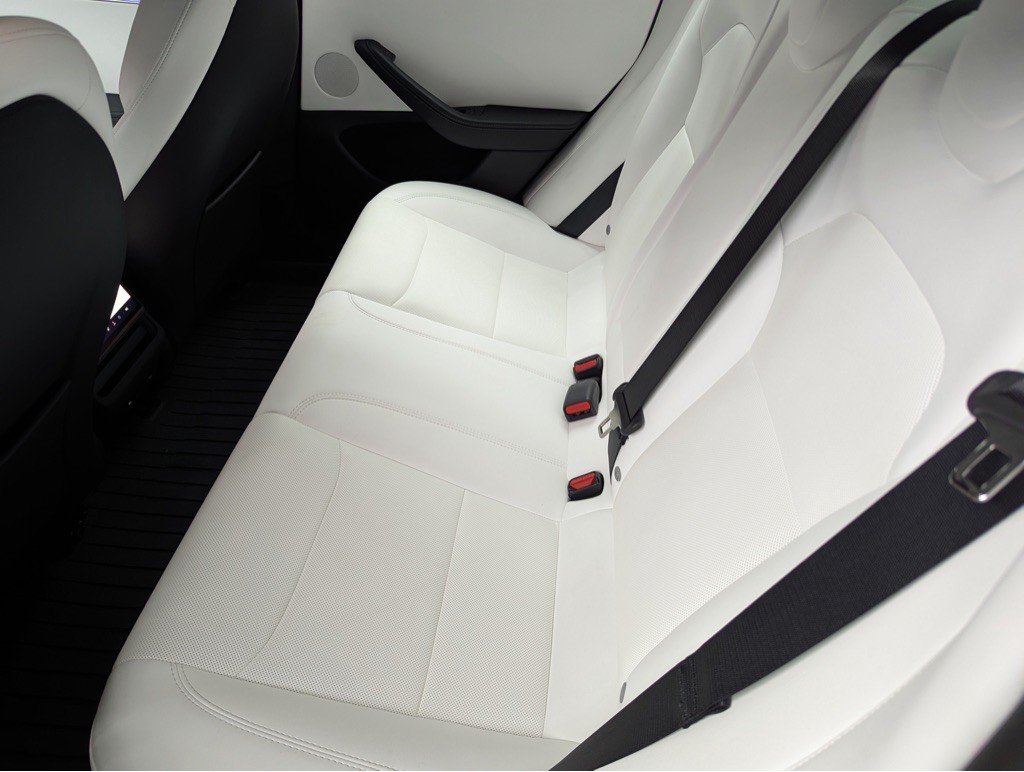2025 Tesla Model 3 Image 20