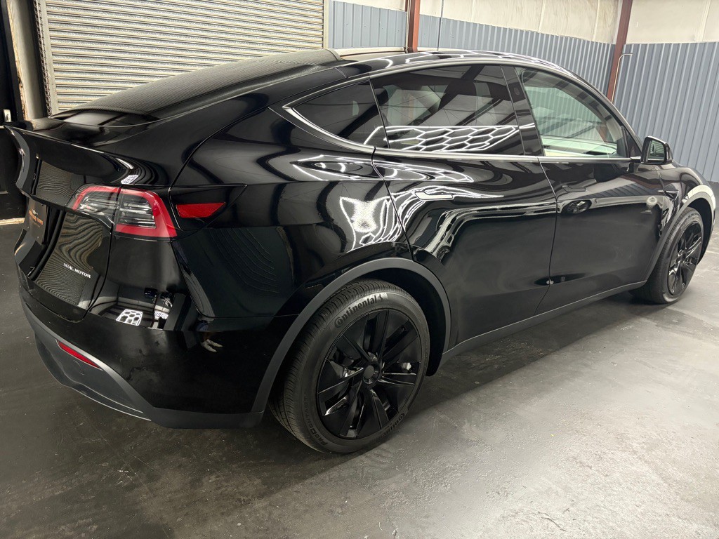 2023 Tesla Model Y Image 4