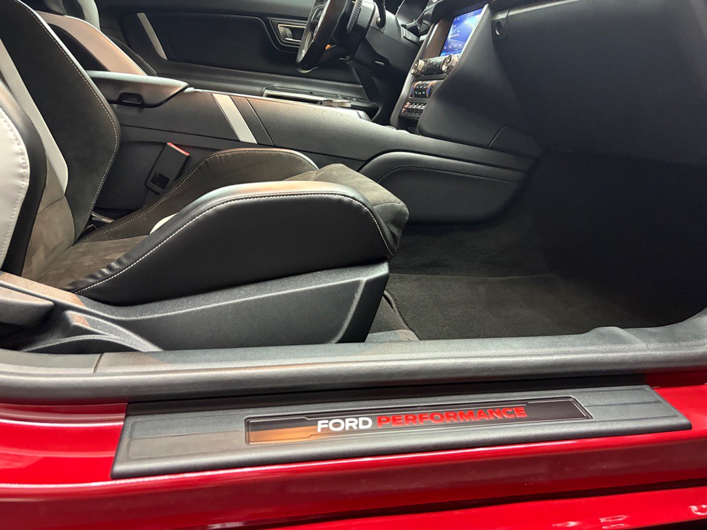 2022 Ford Mustang Image 31