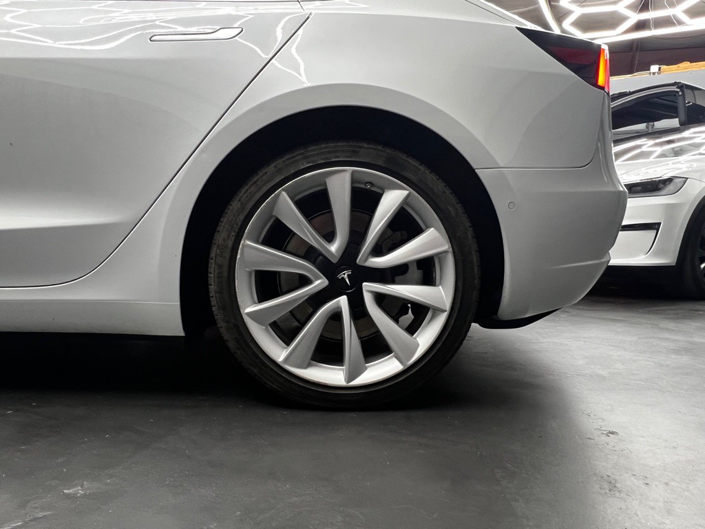 2019 Tesla Model 3 Image 11